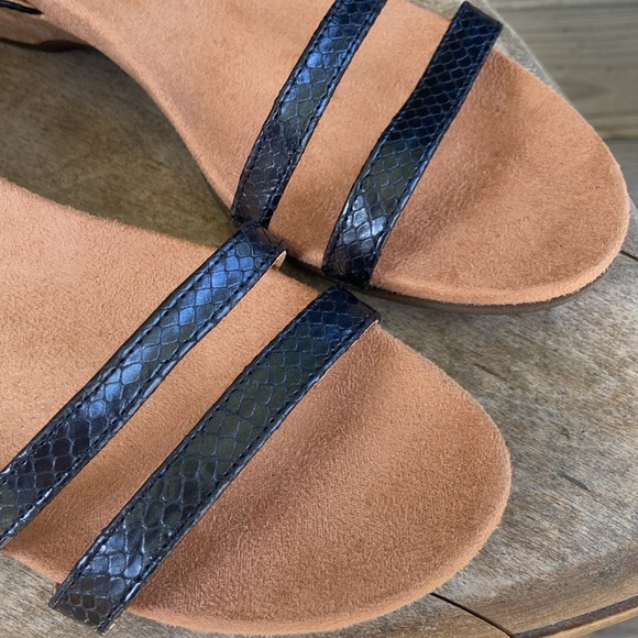 NWOB Vionic Orlanda Black Textured Leather Dressy Wedge Sandals Women's Size 11 - Picture 12 of 15